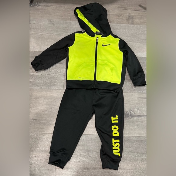 Toddler jogging suit for 18 months old - Picture 3 of 4